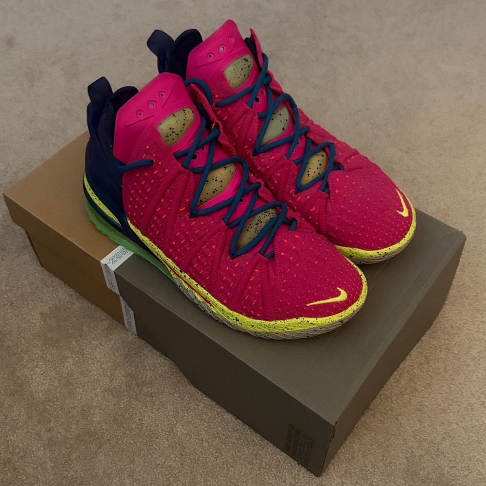 Nike LeBron 18 Los Angeles By Night - Picture 3 of 3